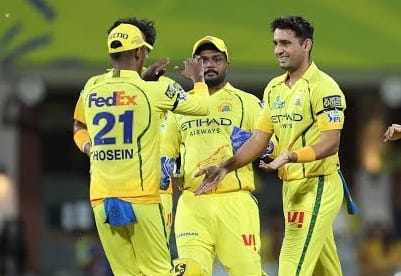 பிரீமியர் லீக் கிரிக்கெட் : சென்னையை வீழ்த்தியது ஐதராபாத் அணி