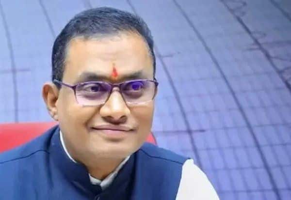  ‘நீட்’ தேர்வு வினாத்தாள் கசிவு விவகாரம் மஹா., கோச்சிங் சென்டர் நிறுவனர் கைது