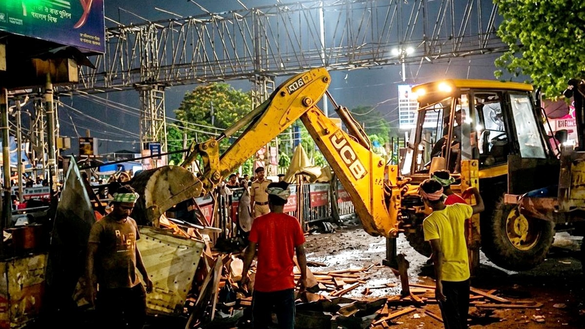 Bulldozers in action in Kolkata; more to follow across Bengal, says BJP govt