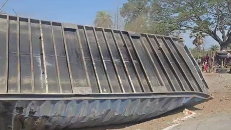 13 killed as speeding container crashes into tempo in Maharashtra's Palghar
